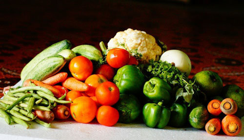 Полезные овощи и фрукты - радуга в тарелке