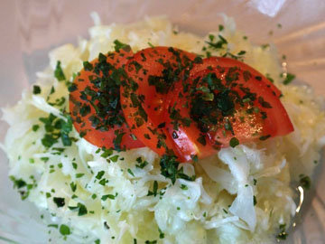 Капустный салат из белокочанной капусты