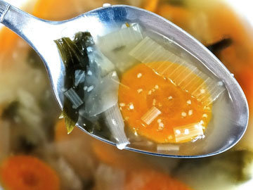 рагу готовится с полезными овощами с низким содержанием калорий