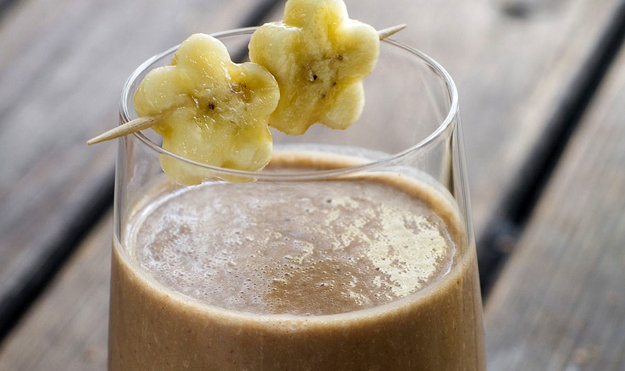 Бананово-ореховый коктейль на завтрак