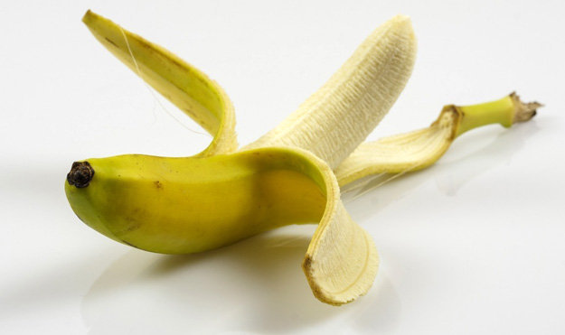 Банан и кожура