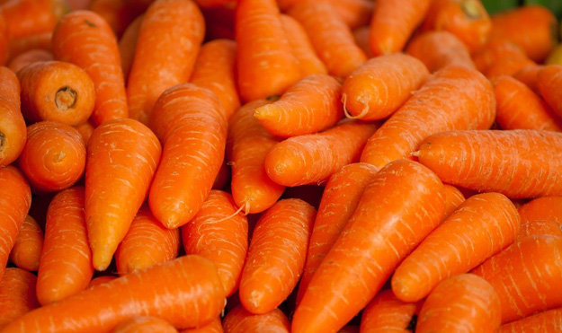 Полезные продукты оранжевого цвета
